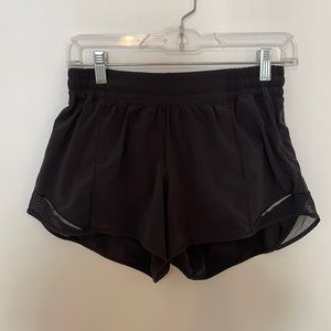 Lululemon Hotty Hot Low Rise 4in Short Size 8Tall